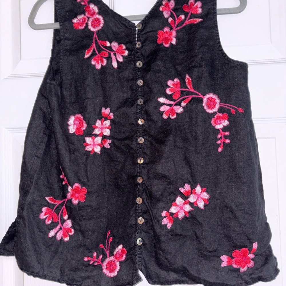 Button Back Linen Top - Picture 2 of 2